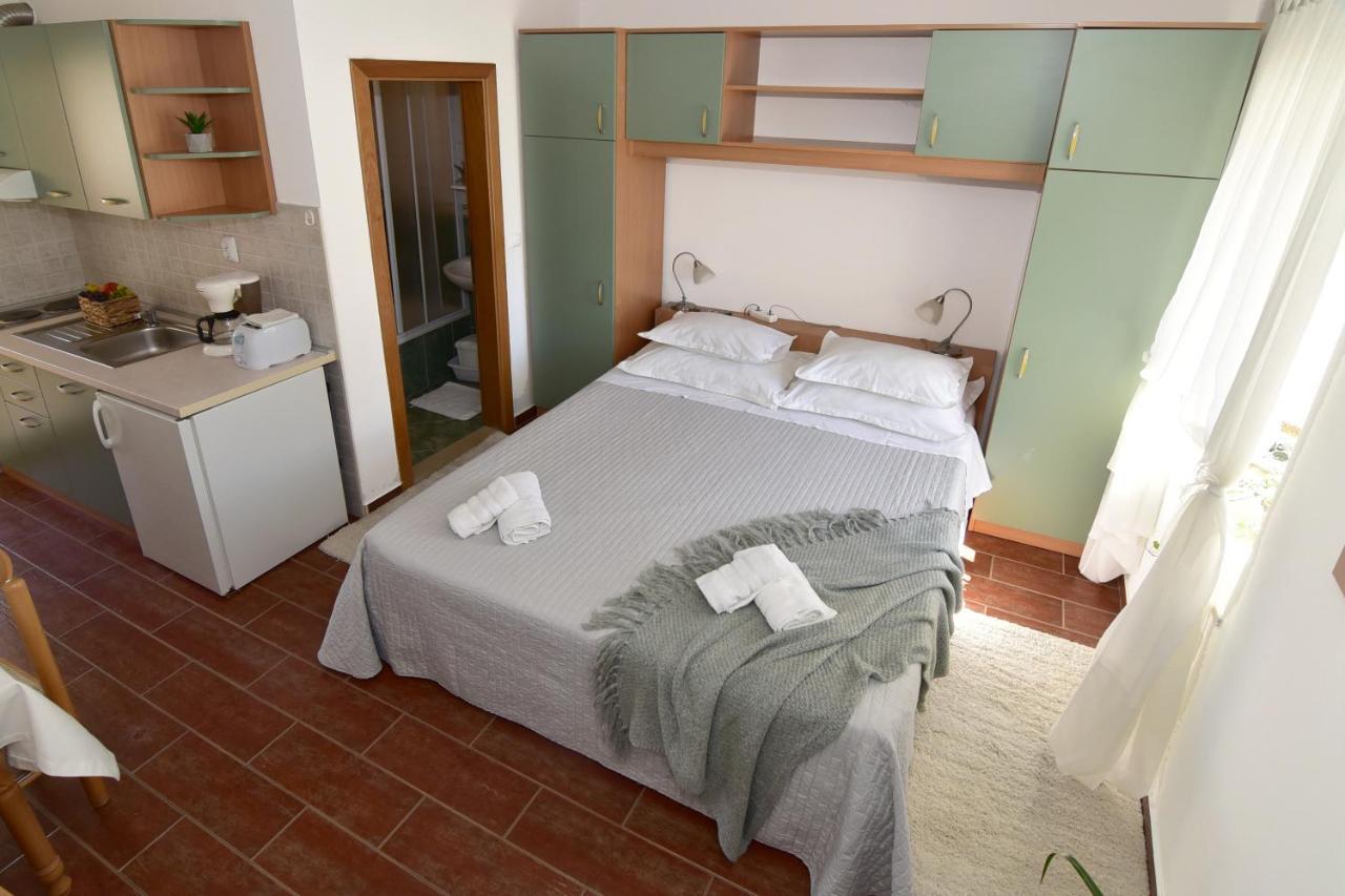 Old Town Studio Apartments Makarska Exterior photo